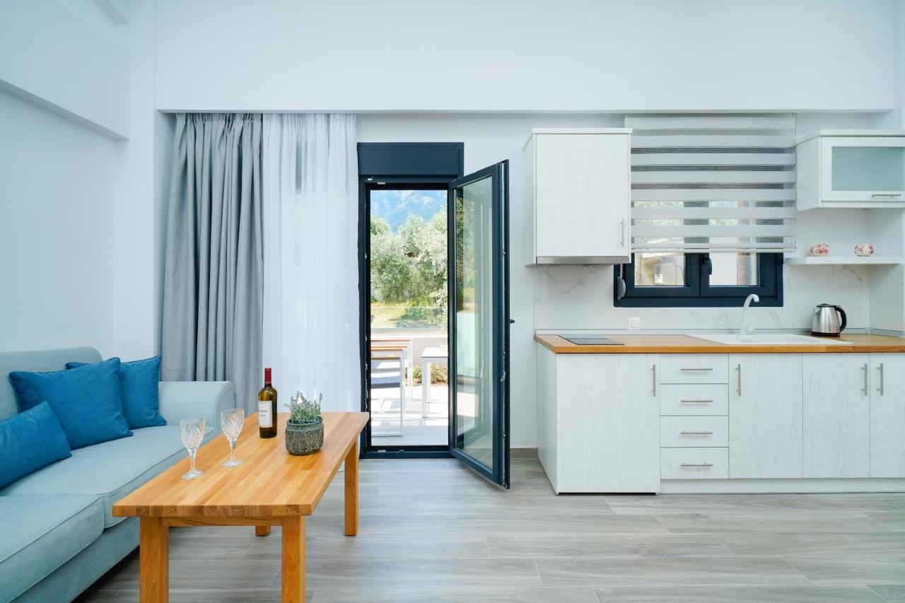 Ilias Suites 스칼라 포타미아스 외부 사진